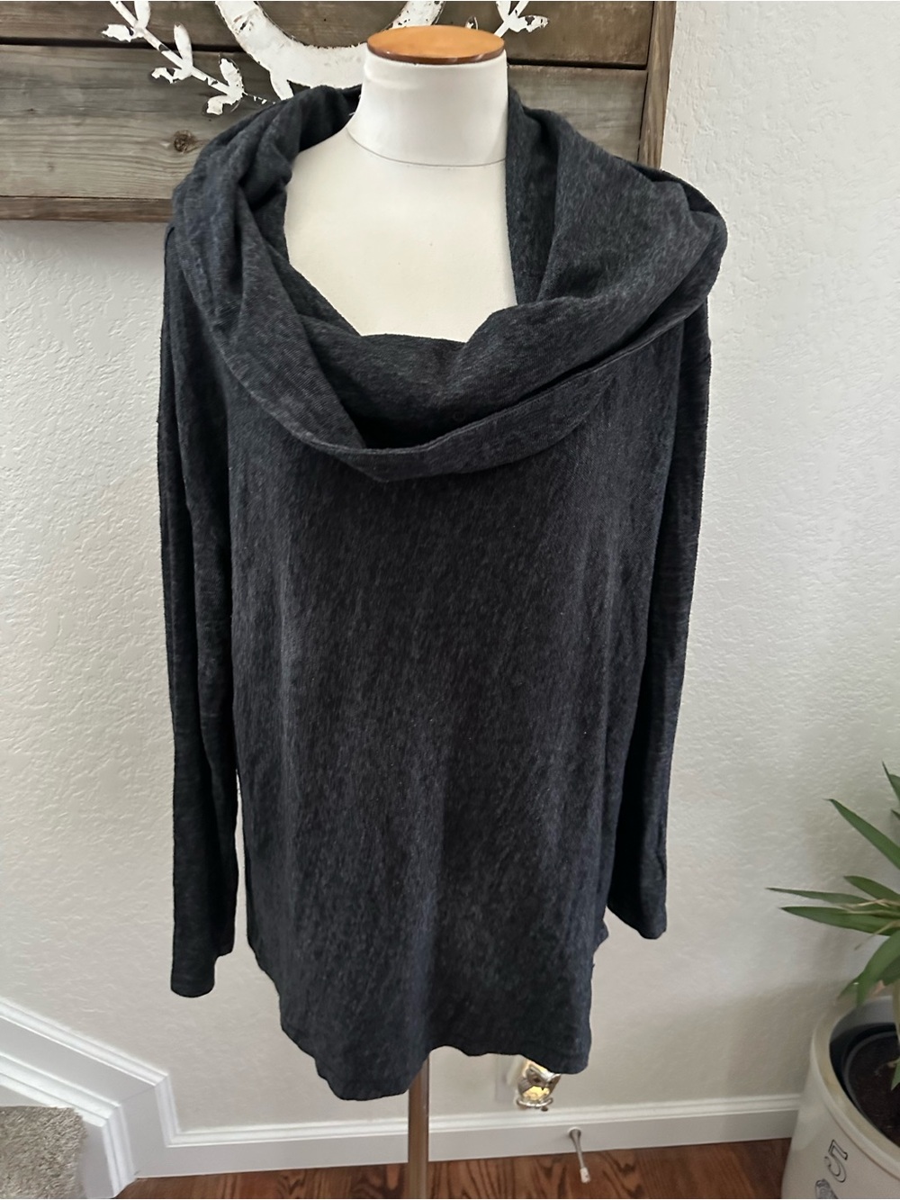 PrAna Women's Cowl Neck Yoga Charcoal Cowl Neck Women's Sweater size Large